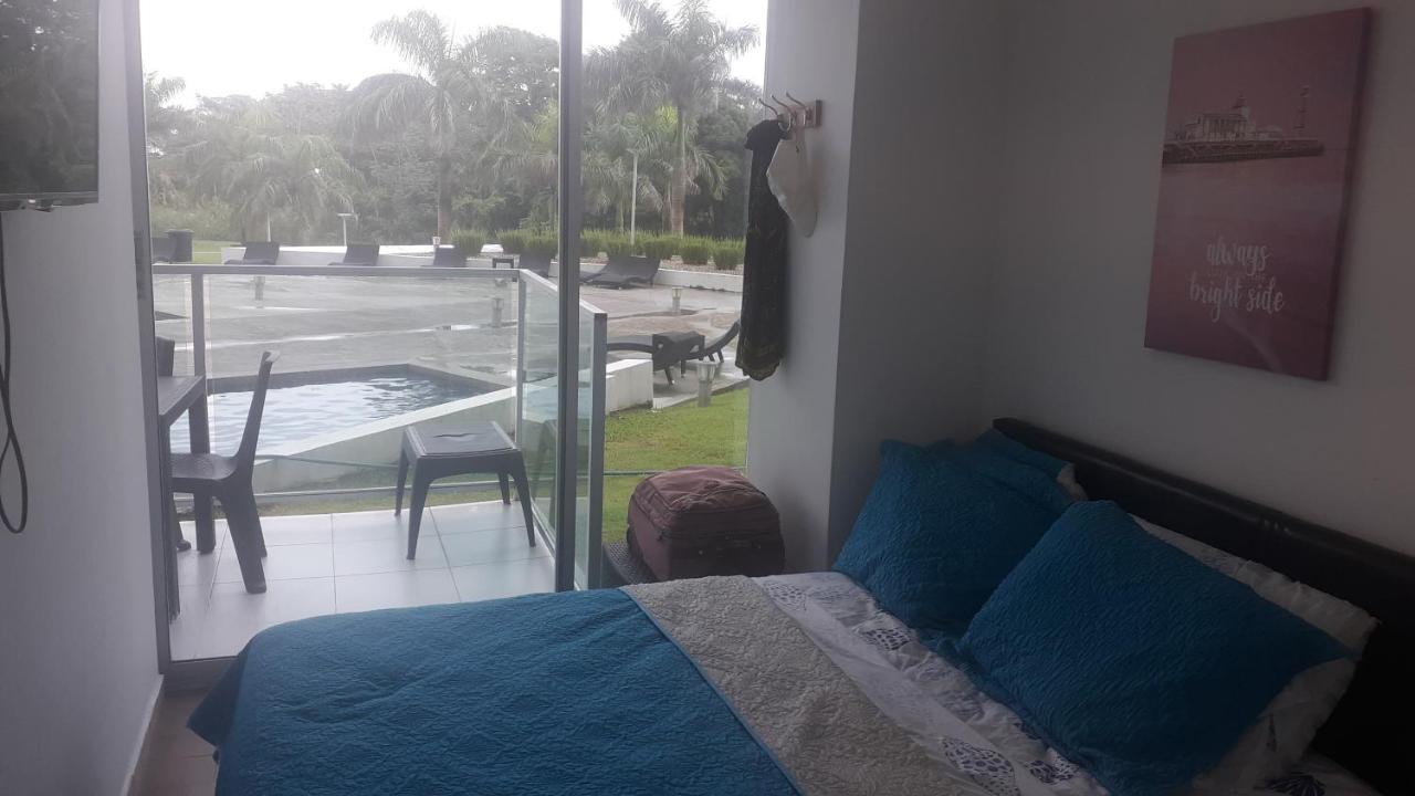 Apartamento En Balabeach Maria Chiquita In Front Of The Beach 2Hab Colon Bagian luar foto