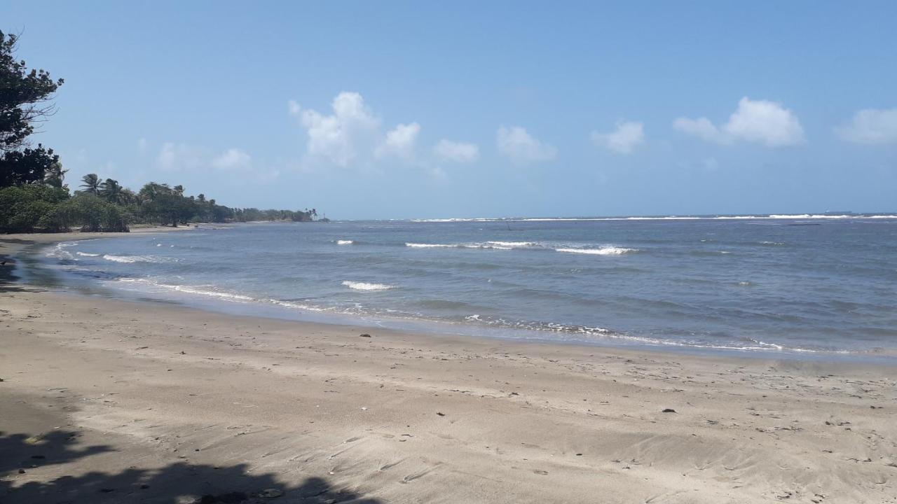 Apartamento En Balabeach Maria Chiquita In Front Of The Beach 2Hab Colon Bagian luar foto