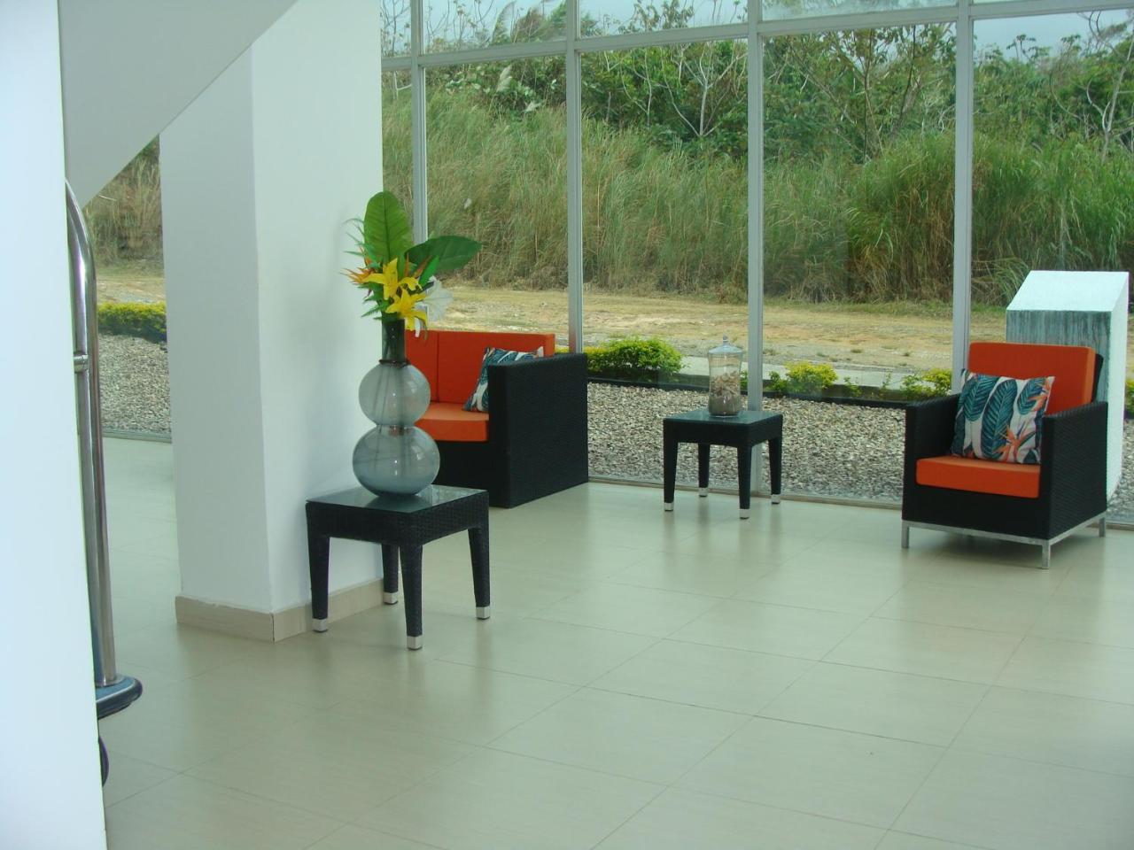 Apartamento En Balabeach Maria Chiquita In Front Of The Beach 2Hab Colon Bagian luar foto