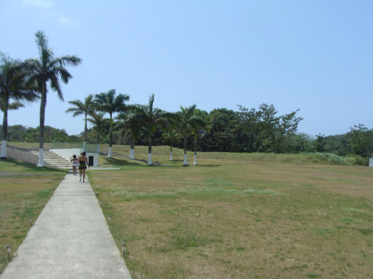 Apartamento En Balabeach Maria Chiquita In Front Of The Beach 2Hab Colon Bagian luar foto