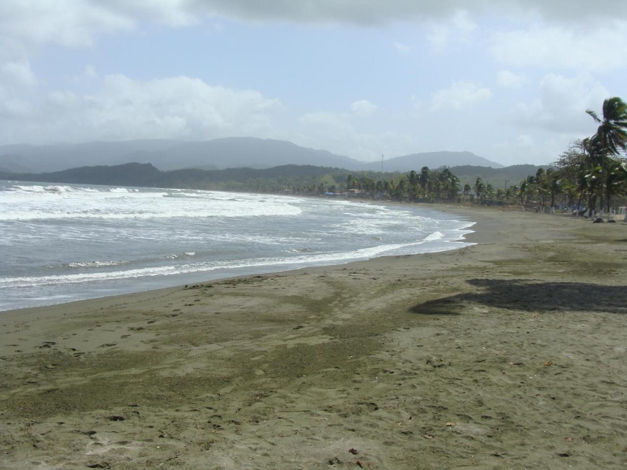 Apartamento En Balabeach Maria Chiquita In Front Of The Beach 2Hab Colon Bagian luar foto