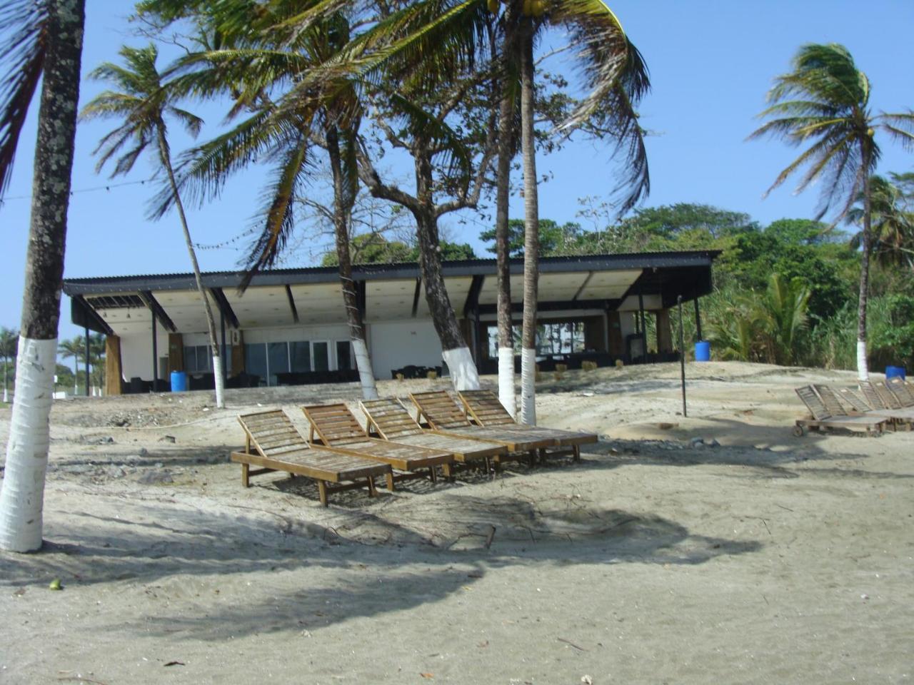 Apartamento En Balabeach Maria Chiquita In Front Of The Beach 2Hab Colon Bagian luar foto