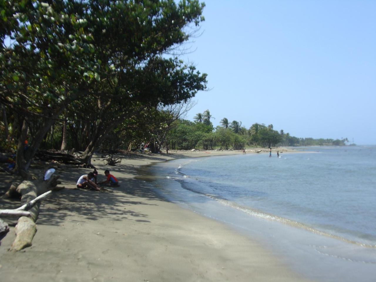 Apartamento En Balabeach Maria Chiquita In Front Of The Beach 2Hab Colon Bagian luar foto