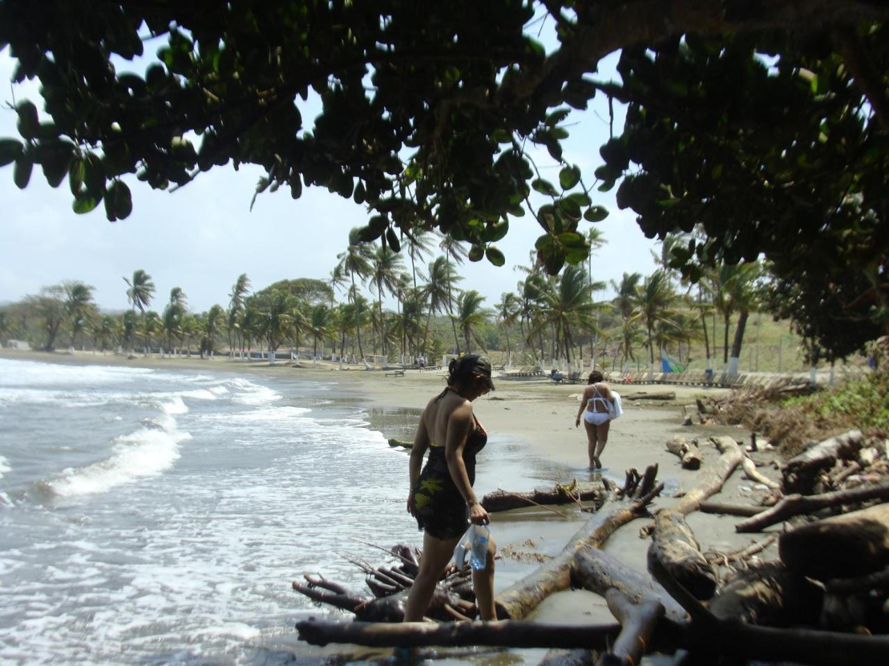 Apartamento En Balabeach Maria Chiquita In Front Of The Beach 2Hab Colon Bagian luar foto
